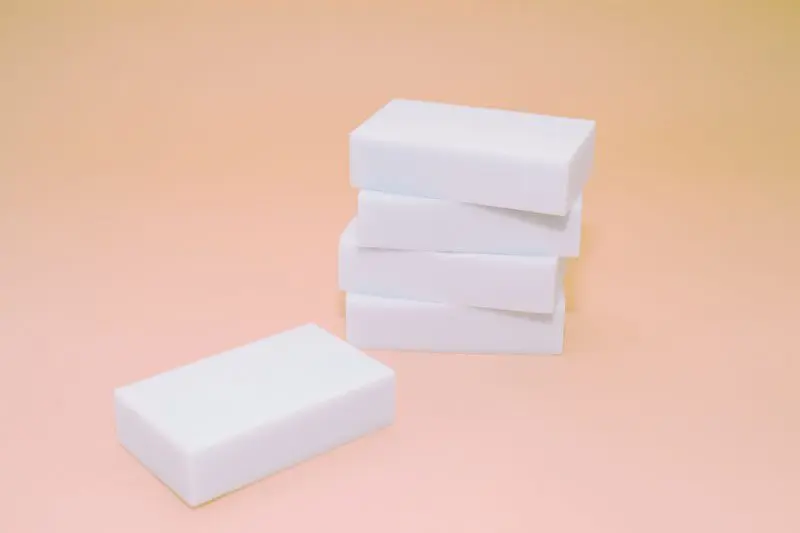 melamine-sponges-GettyImages-1143551723